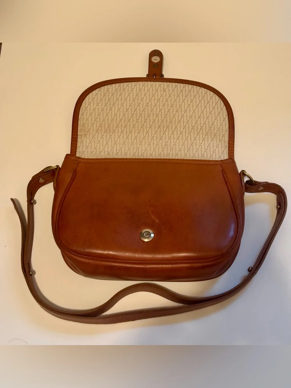 Chapmen Full-Grain Tanned Leather Saddle Bag Tan | NMS 10L